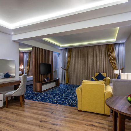The Palace Hotel Suites Khamis Mushait Exterior foto