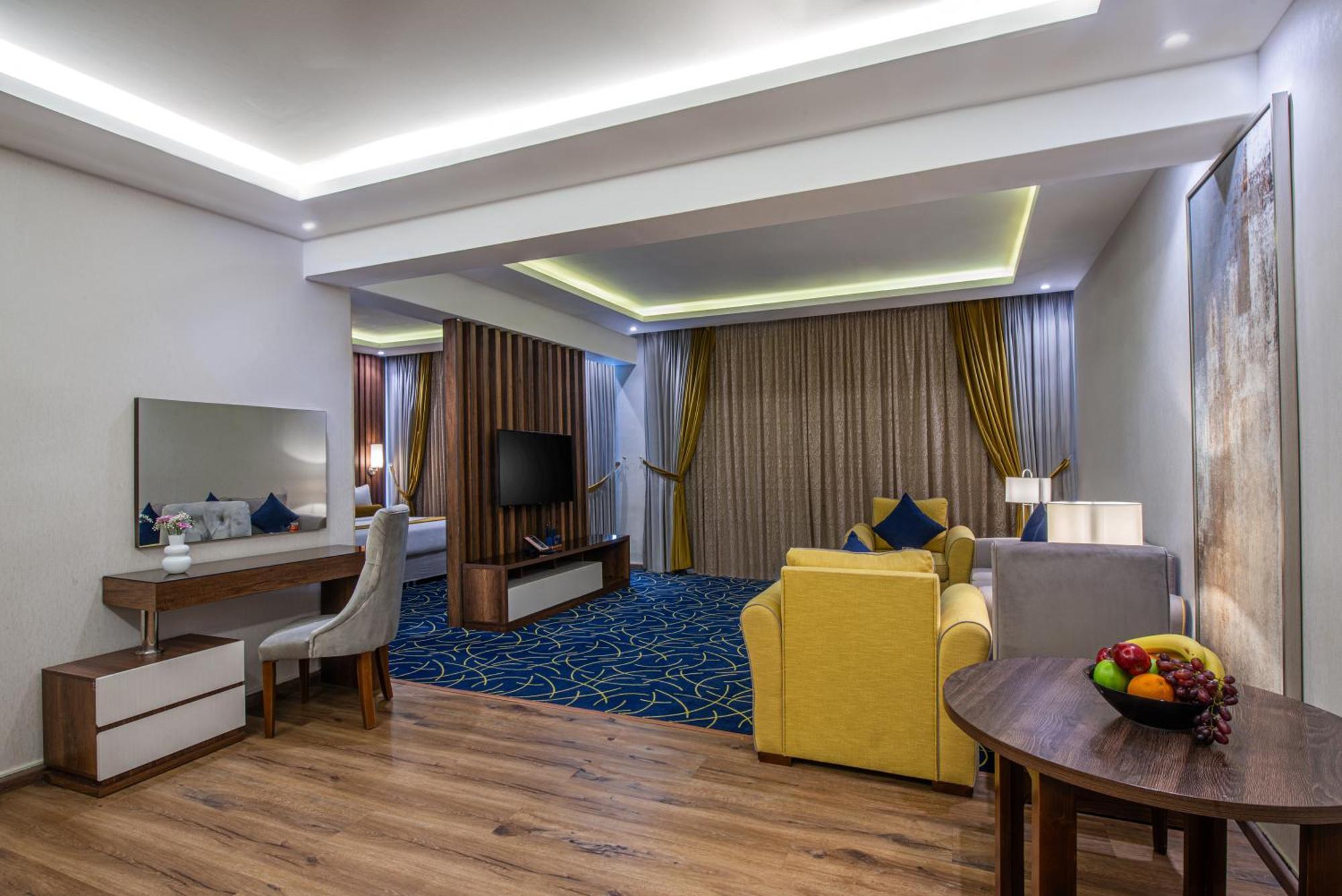 The Palace Hotel Suites Khamis Mushait Exterior foto