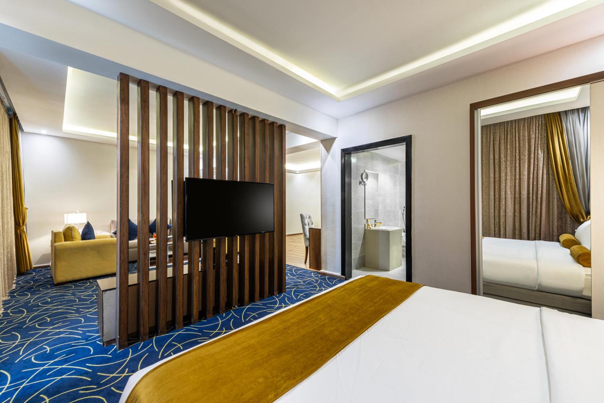The Palace Hotel Suites Khamis Mushait Exterior foto