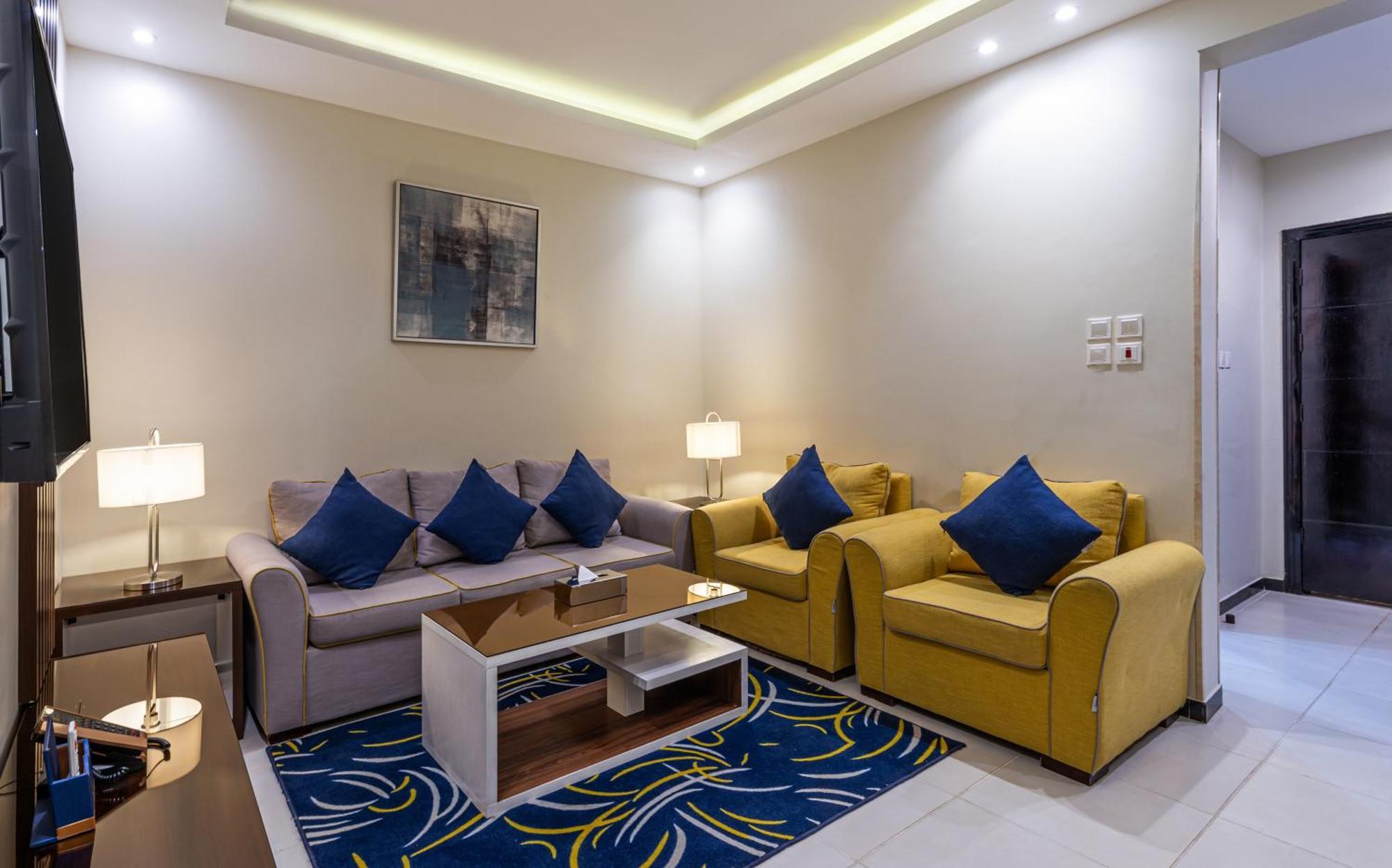 The Palace Hotel Suites Khamis Mushait Exterior foto